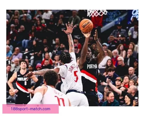 霍勒迪三分7记砍下30分开拓者力克快船 阿夫迪亚28分准三双小卡空砍28分