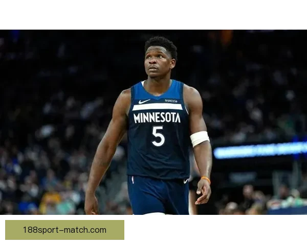 爱德华兹因膝伤缺席对阵活塞 错失生涯最佳赛季奖项